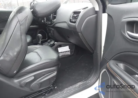 2020 Jeep Compass Limited 4X4 из США, поврежденный, VIN 3C4NJDCB3LT120356